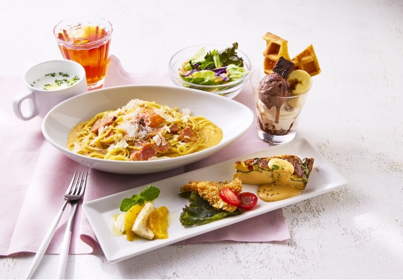 バターミルクアメリカンワッフル ベリーキャラメルカスタード