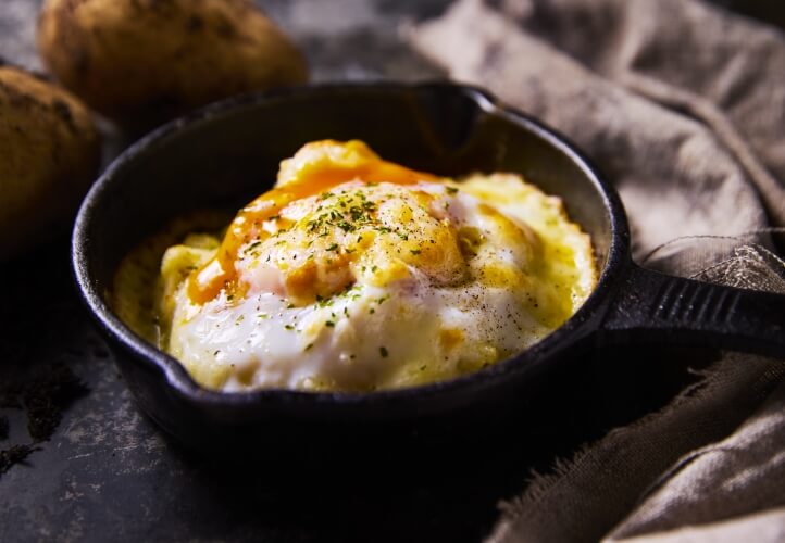 ガーリックベーコンポテトのチーズ焼き