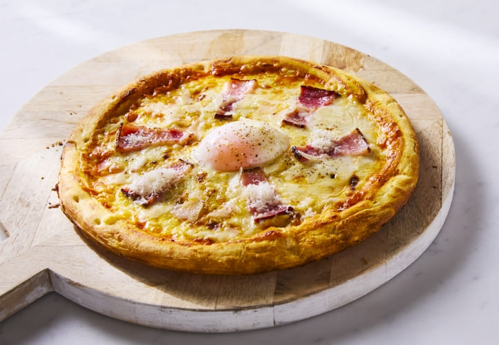 カルボナーラピザ